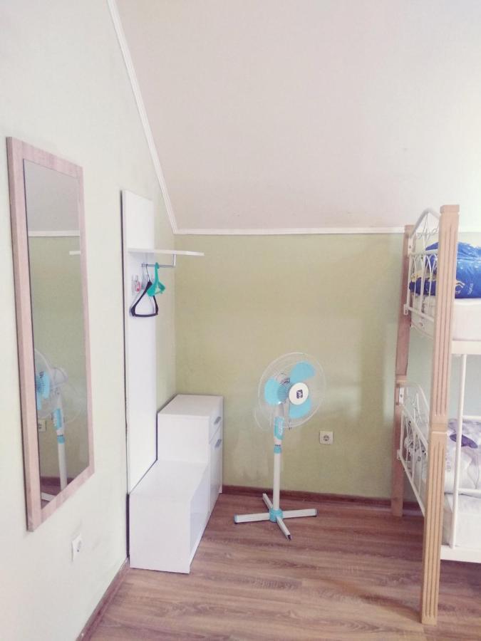 Freedom Hostel Uzhhorod Bagian luar foto