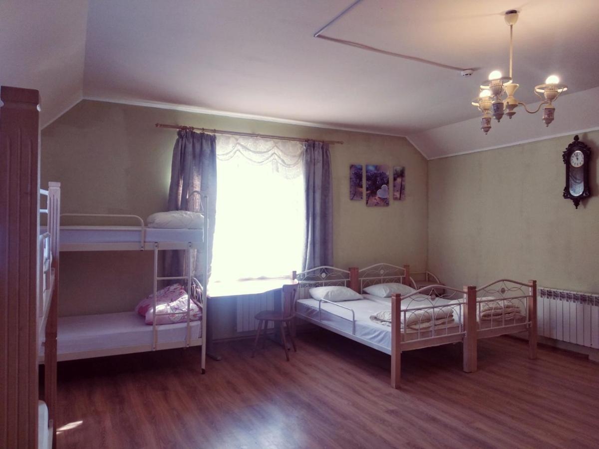 Freedom Hostel Uzhhorod Bagian luar foto