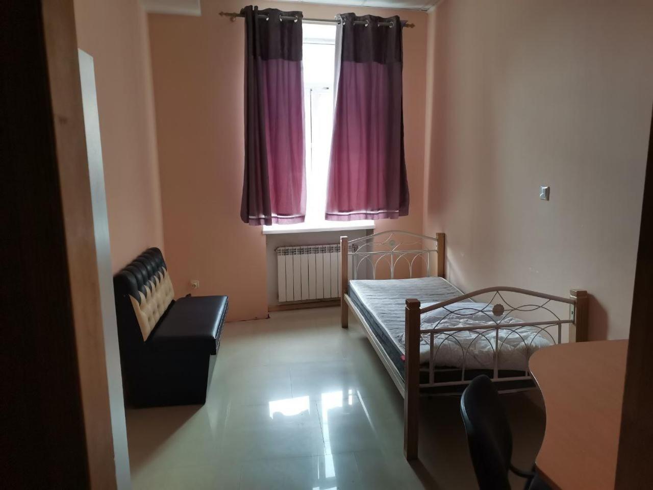 Freedom Hostel Uzhhorod Bagian luar foto