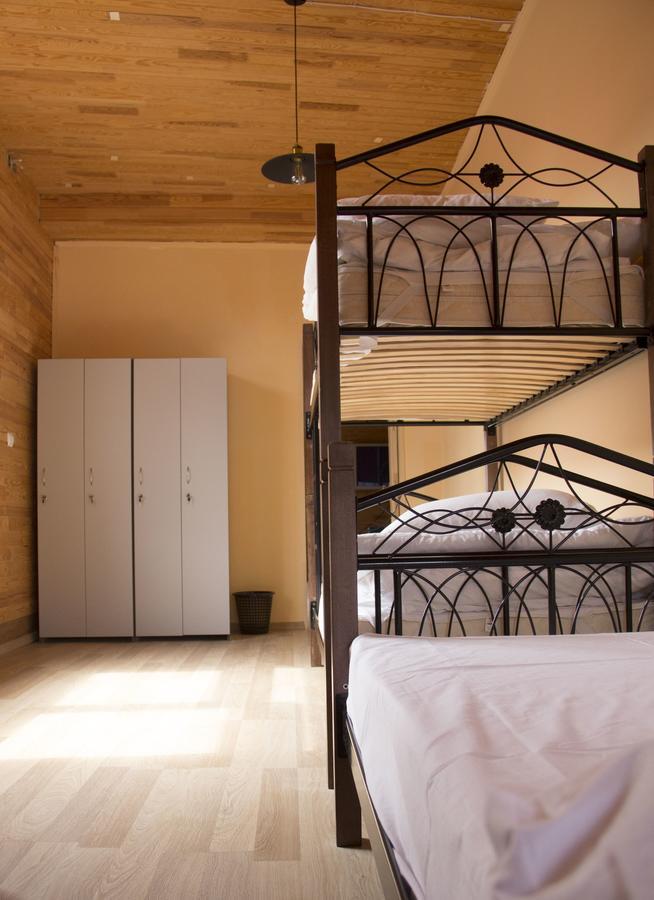 Freedom Hostel Uzhhorod Bagian luar foto